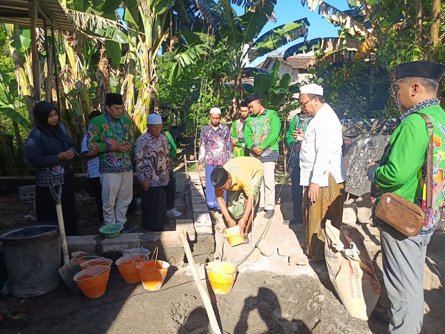 BMT NU Jatim Bangun Mushalla Amanah di Banyuputih dan Asembagus